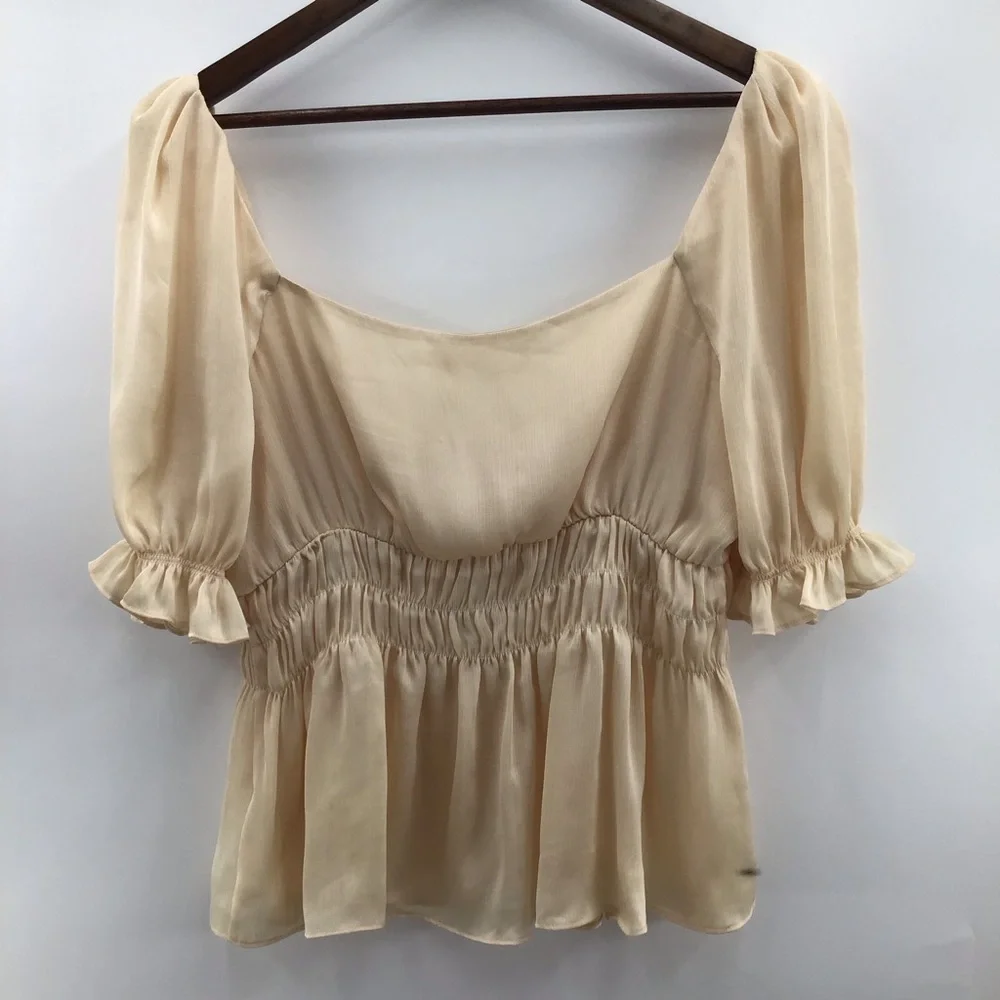 ASTR Women's Beige Ruched Puff Sleeve Blouse